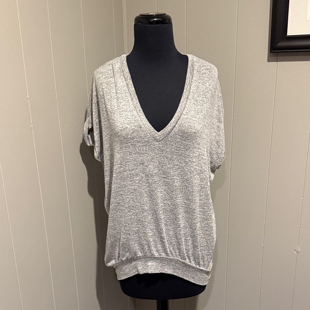 Z Wilfred Free Women’s XS Gray V-Neck Short Sleeve Sweater